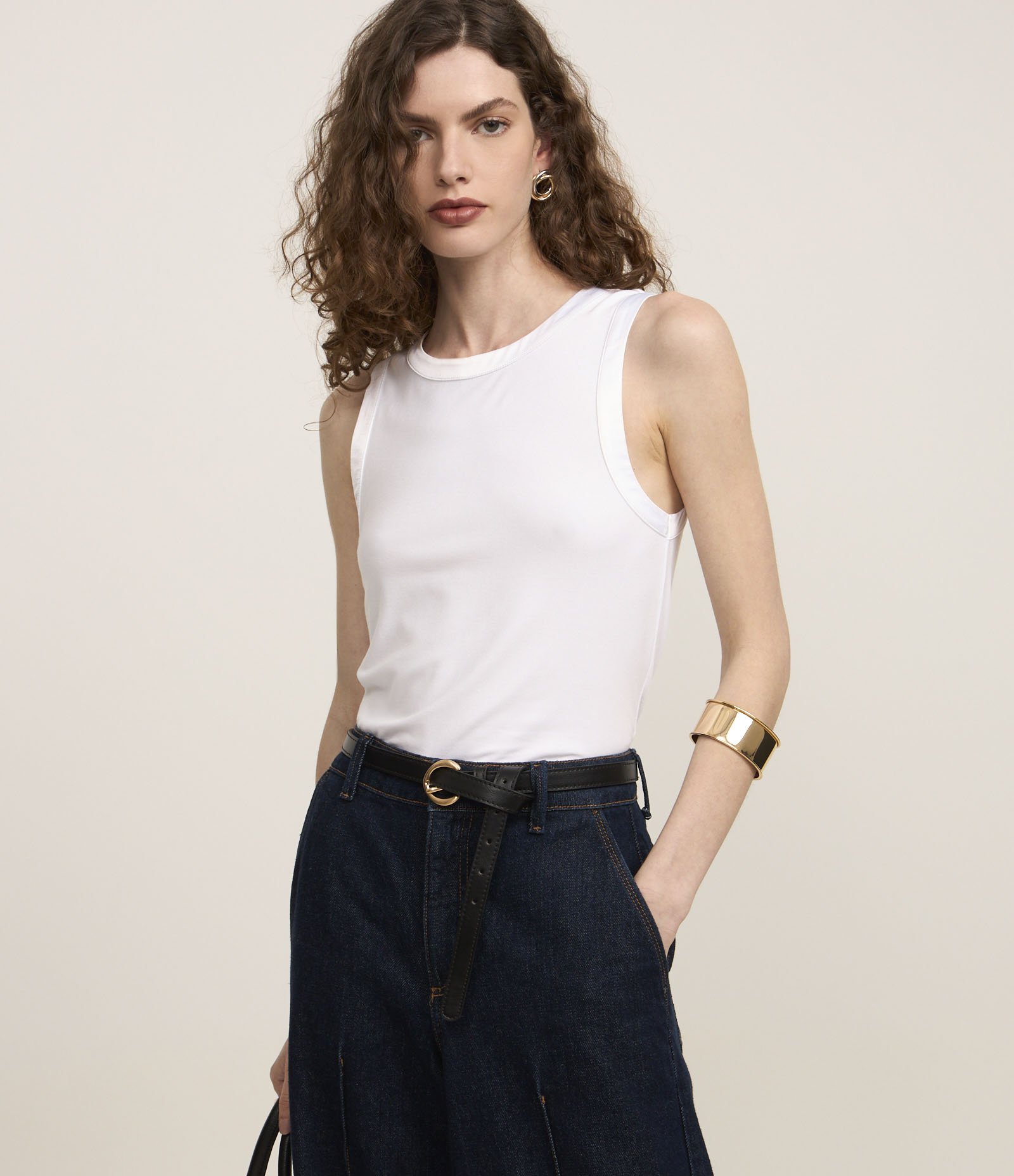 Blusa em Viscose com Cava Acetinada 1