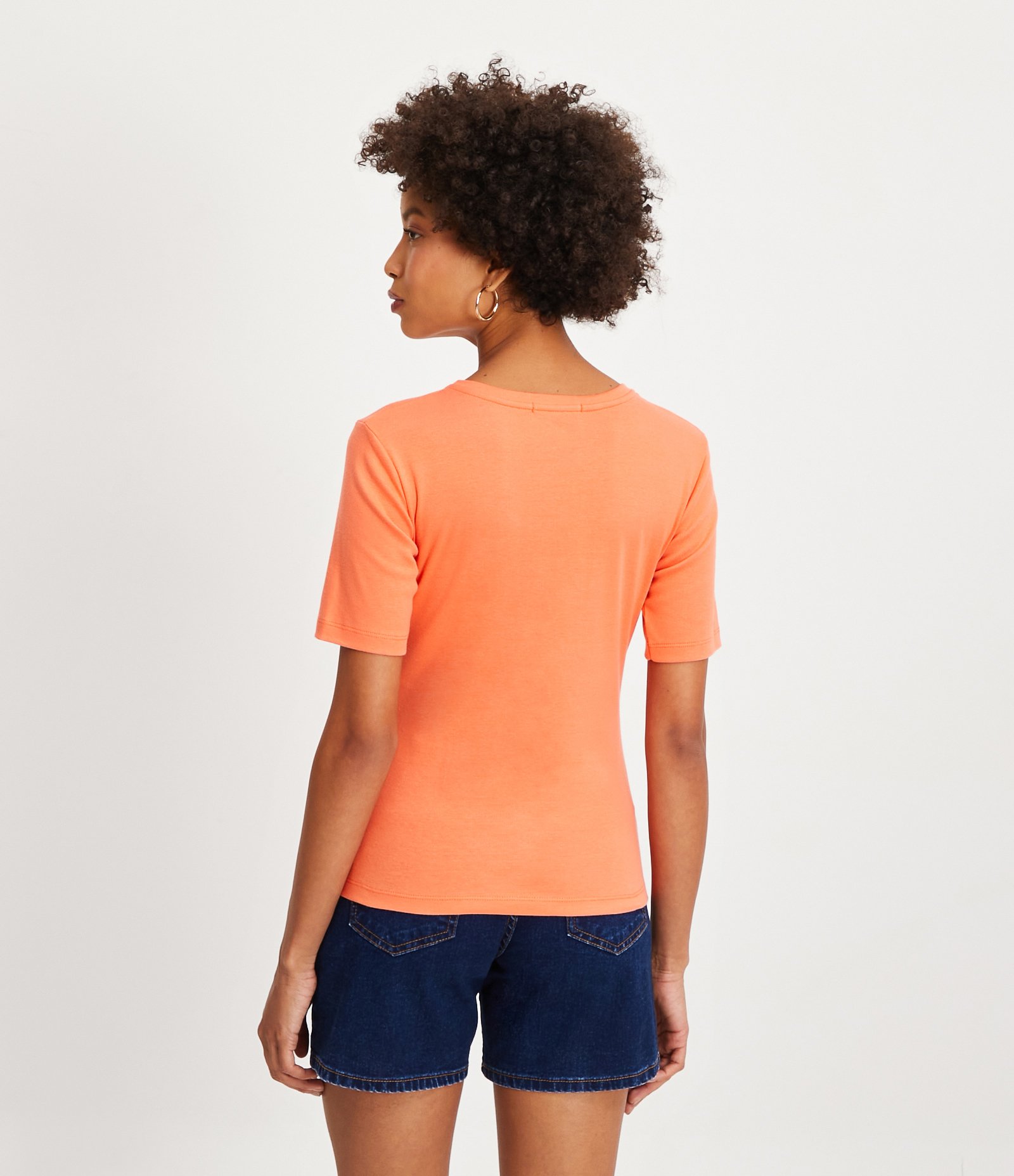 Blusa Básica em Algodão com Gola Redonda Laranja Coral 3