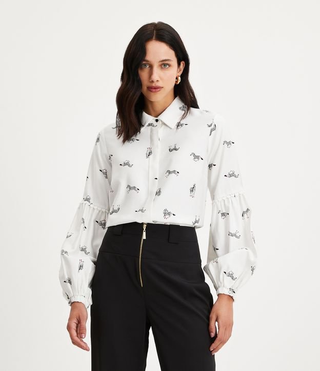Camisa em Viscose com Manga Bufantes e Estampa Repetidas de Zebras