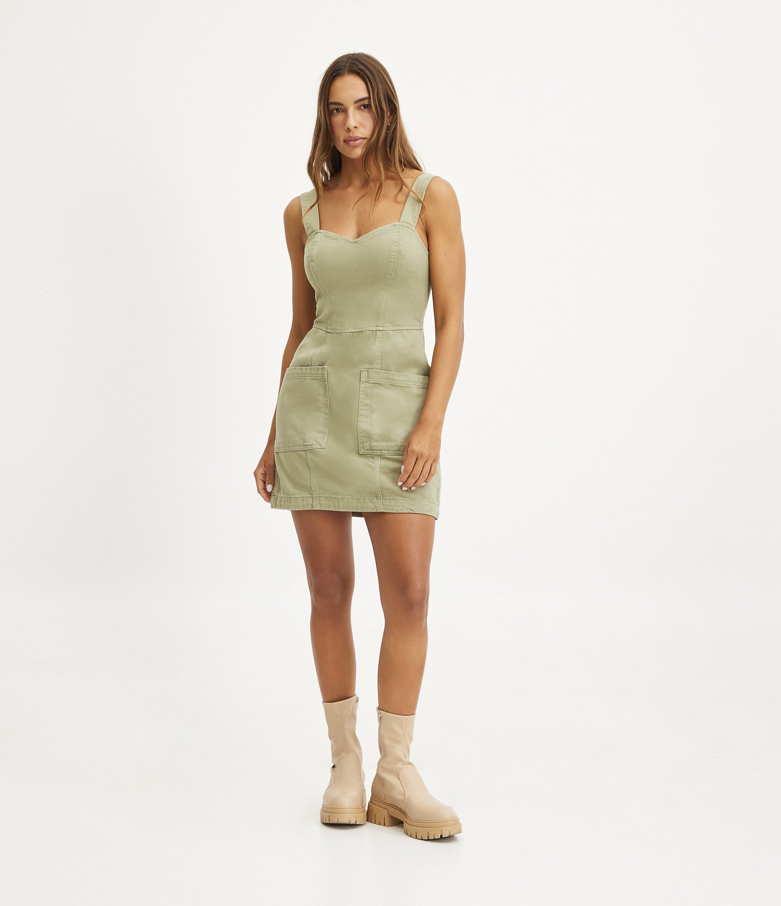 Vestido Curto de Alça em Sarja com Bolsos Verde 2