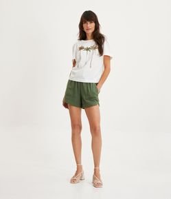 Short Runner com Elástico na Cintura e Bolsos Aplicados