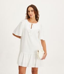 Vestido Curto Manga Evasê em Viscose com Barra Franzida