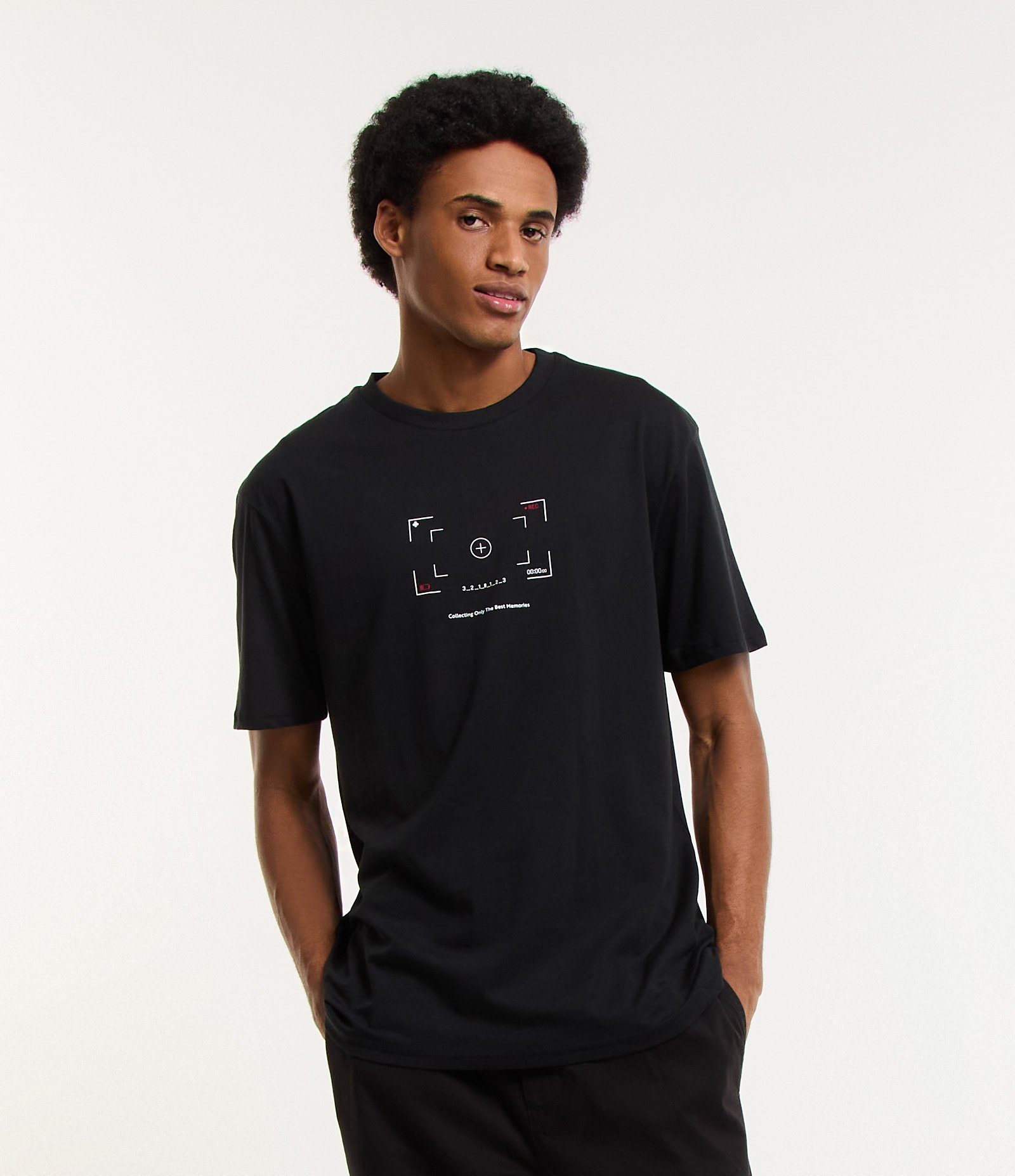 Camiseta Easy em Algodão com Estampa Frame de Câmera Preto 1