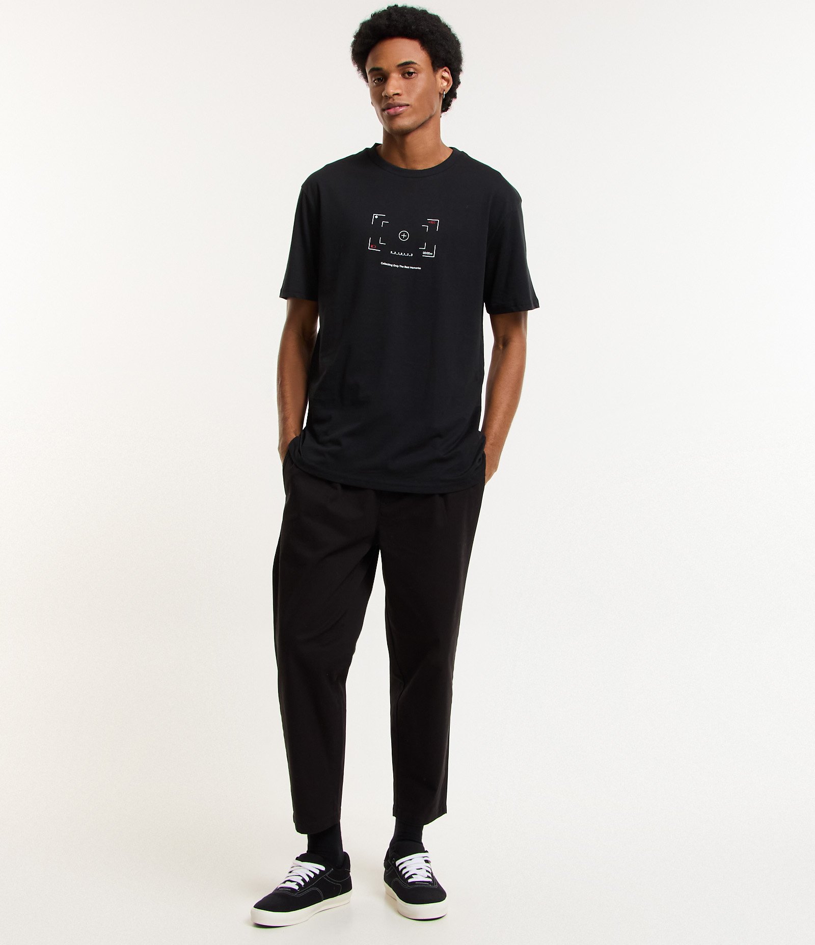 Camiseta Easy em Algodão com Estampa Frame de Câmera Preto 2