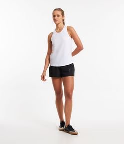 Bermuda Esportiva em Poliéster com Textura de Furinhos