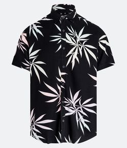 Camisa Regular em Viscose com Estampa de Folhagem Gradiente