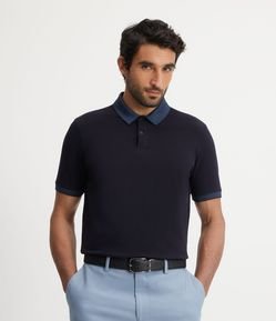 Camisa Polo Slim em Algodão com Botões e Detalhes Contrastantes