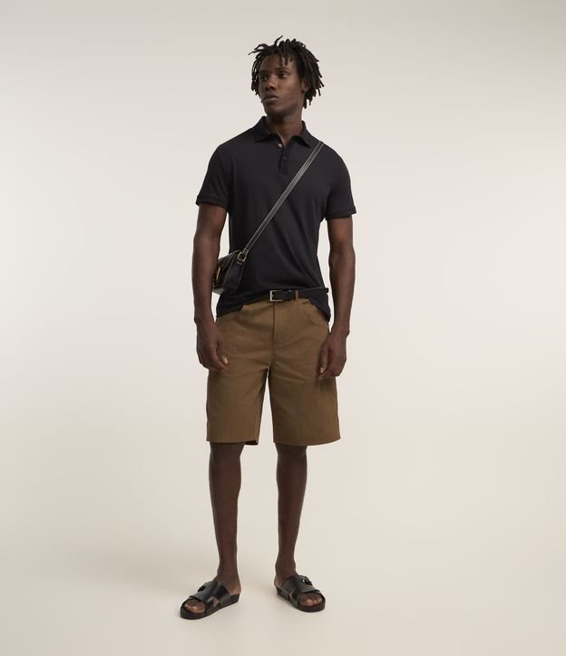 Polo Regular em Meia Malha com Detalhes Texturizados