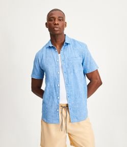 Camisa Comfort Básica em Linho com Bolso Frontal