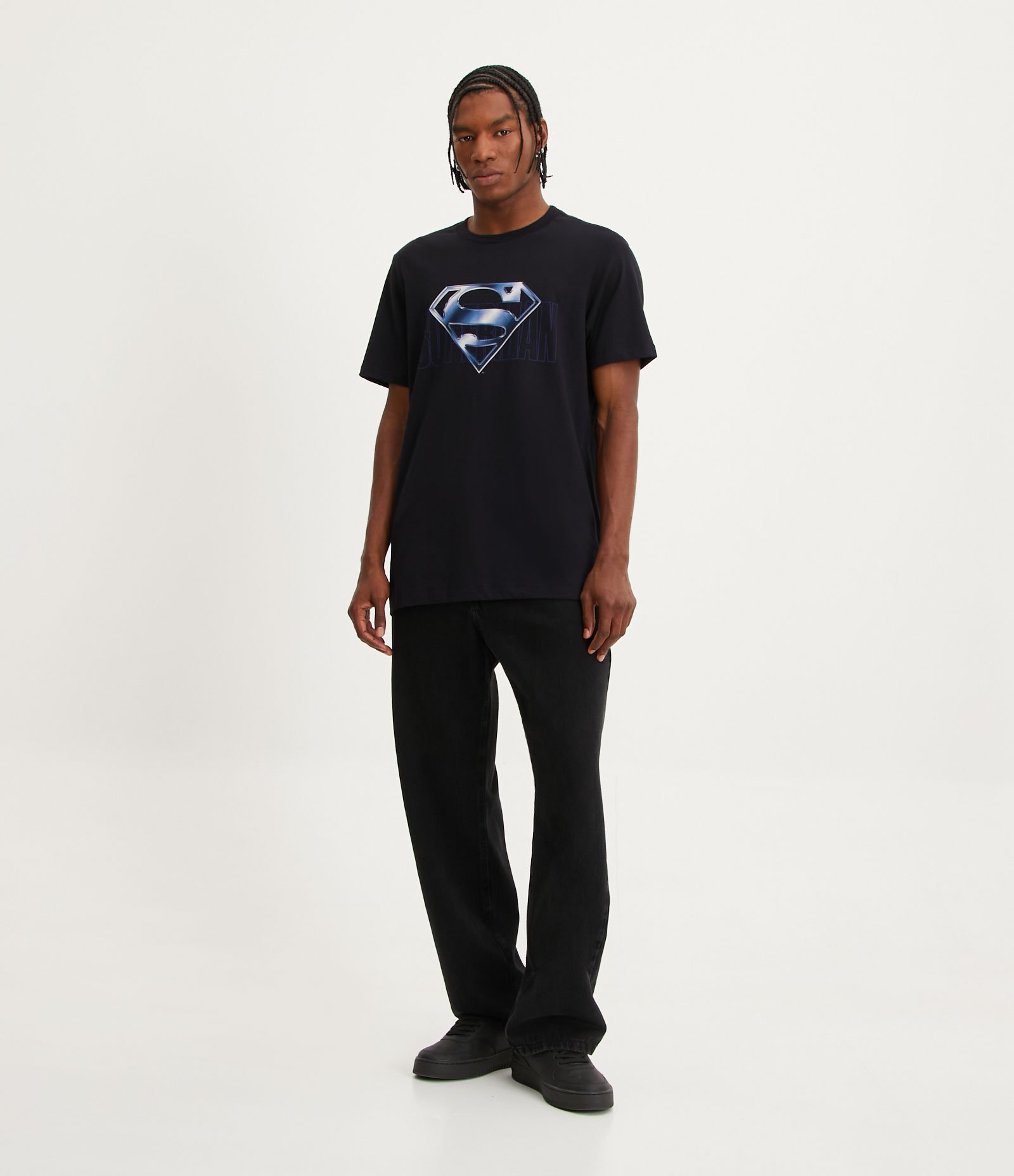Camiseta Regular em Meia Malha com Estampa Escudo Super Man Preto 2
