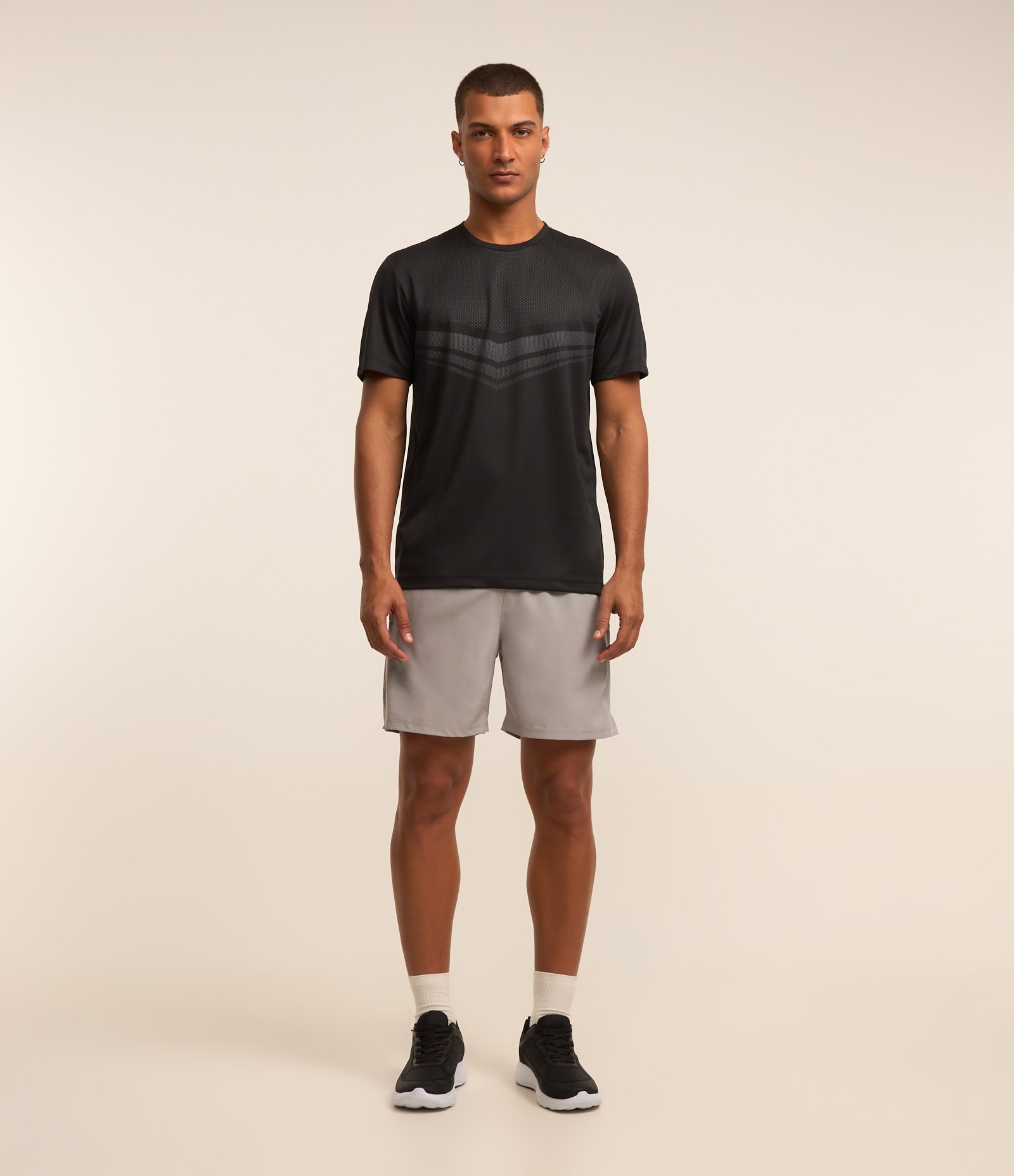 Camiseta Esportiva com Estampa Delta Pontilhado e Manga Curta Preto 2