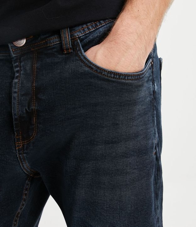Calça Slim Jeans com Bolsos e Pesponto Contrastante Azul Escuro 4