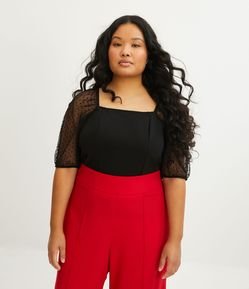 Blusa em Crepe com Manga Bufante e Estampa Poá Curve & Plus Size