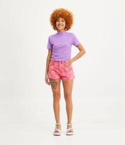 Short Cintura Alta em Sarja com Estampa de Flores de Laser