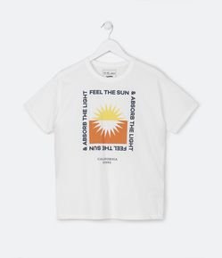 Camiseta Infantil com Estampa Sol Meio a Meio e Lettering - Tam 5 a 14 Anos