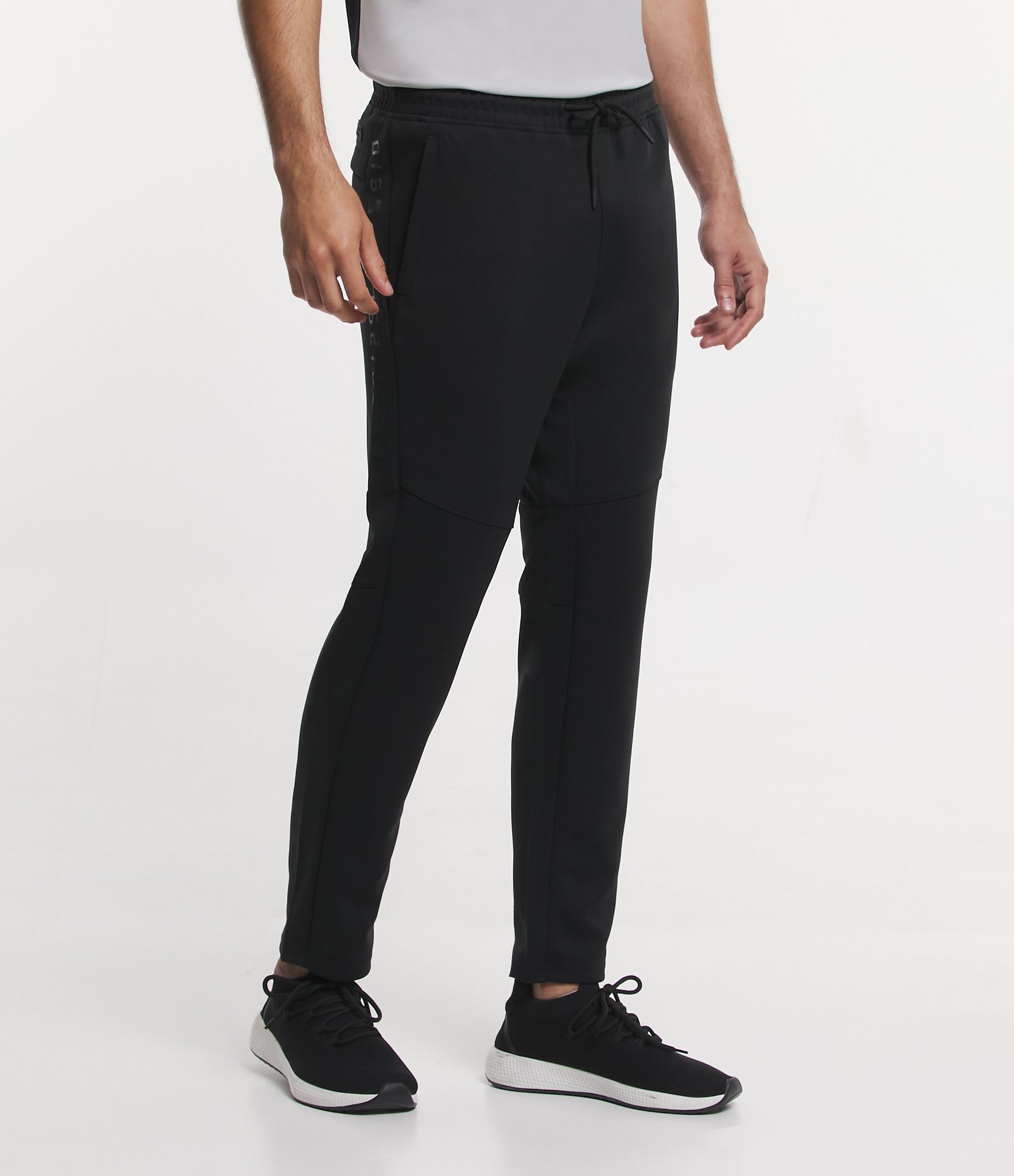 Calça Esportiva com Estampa em Lettering na Lateral Preto 2