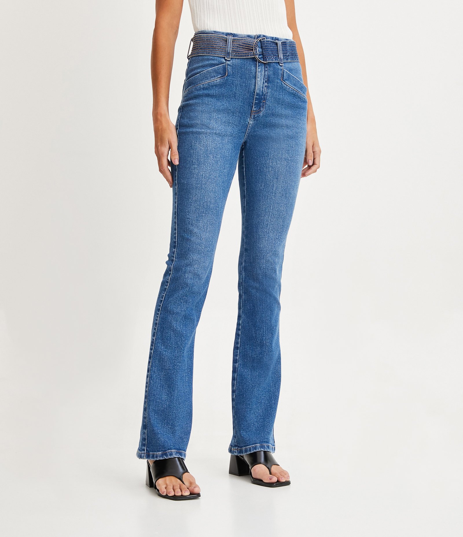 Calça Boot Cut Jeans com Cinto Faixa e Bolso Embutido Azul 2