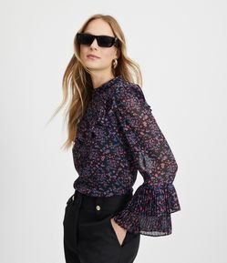 Blusa em Chiffon Plissada com Estampa Floral