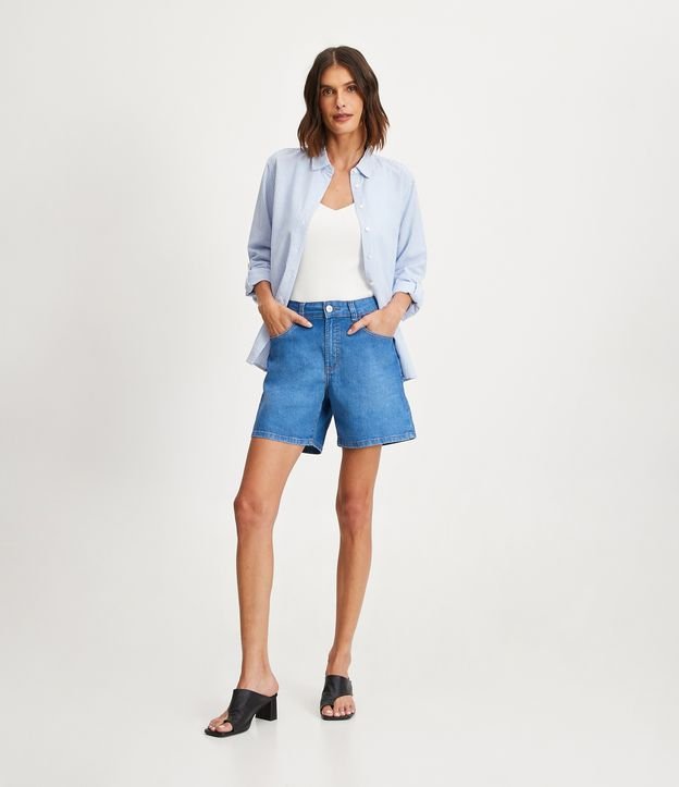 Short Jeans Clássico com Cintura Média - Cor: Azul Médio - Tamanho: 36