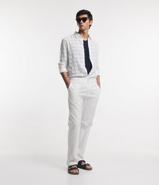 Camisa Regular em Linho com Textura Grid e Manga Longa