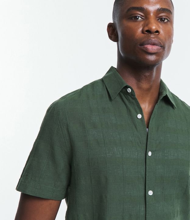 Camisa Regular em Linho com Textura Grid e Gola Colarinho Verde 3