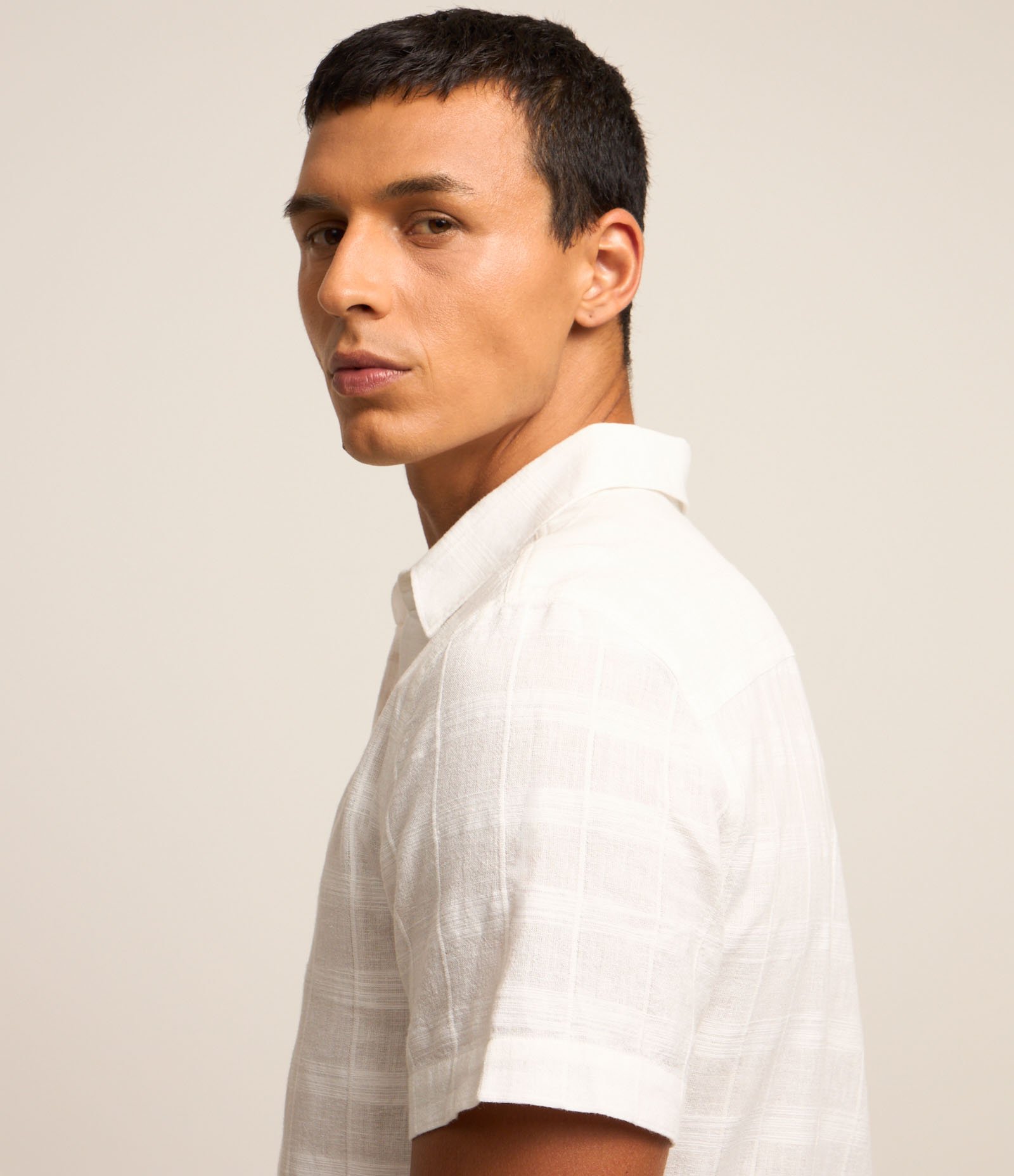Camisa Regular em Linho com Textura Grid e Gola Colarinho 3