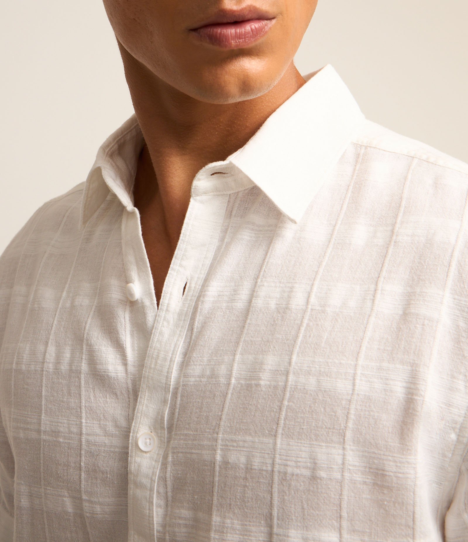 Camisa Regular em Linho com Textura Grid e Gola Colarinho 4