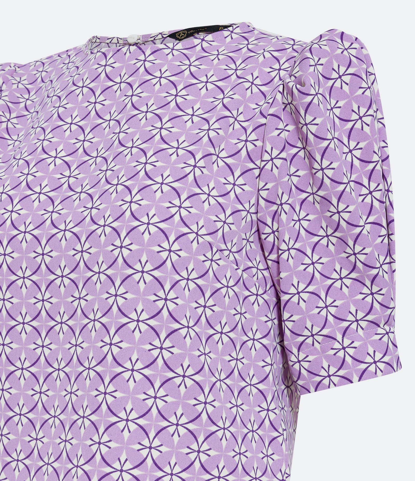 Blusa Manga Bufante em Crepe com Estampa Geométrica Lilás 2