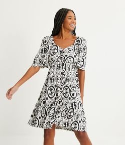 Vestidinho em Viscose com Manga Curta e Estampa Voo Leve