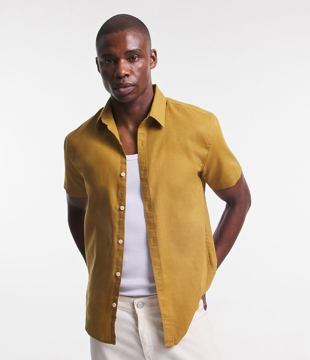 Camisa Comfort Básica en Lino con Manga Corta Amarillo 1