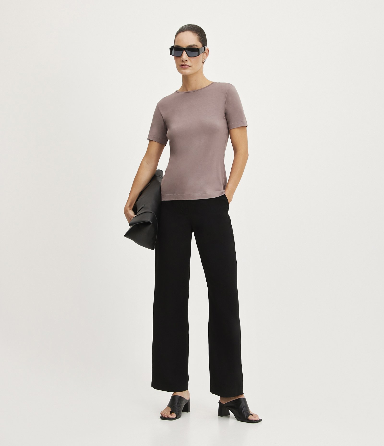 Blusa T-Shirt Básica em Viscose 2