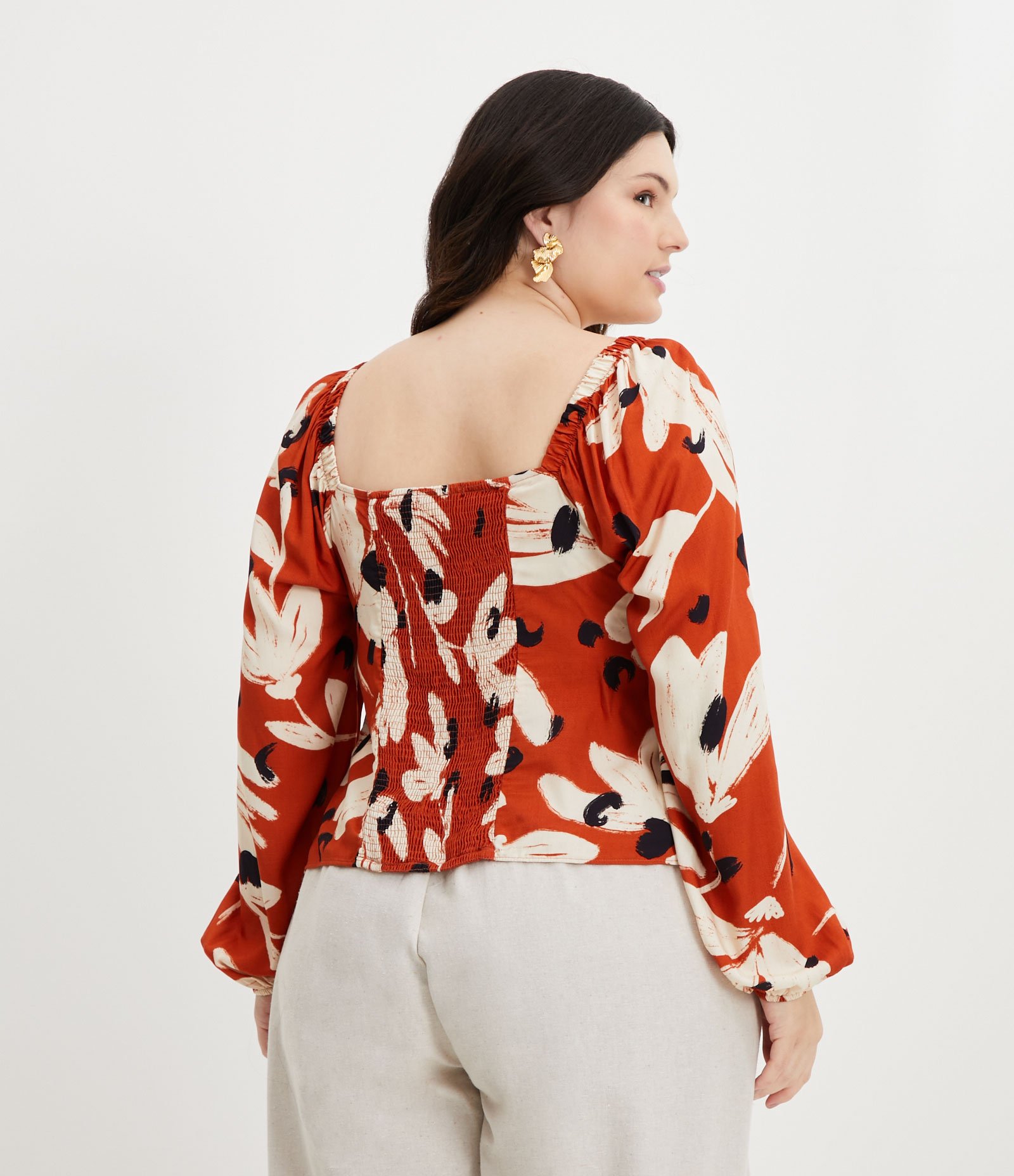 Blusa em Viscose com Lastex nas Costas e Estampa Floral Curve & Plus Size Laranja 3