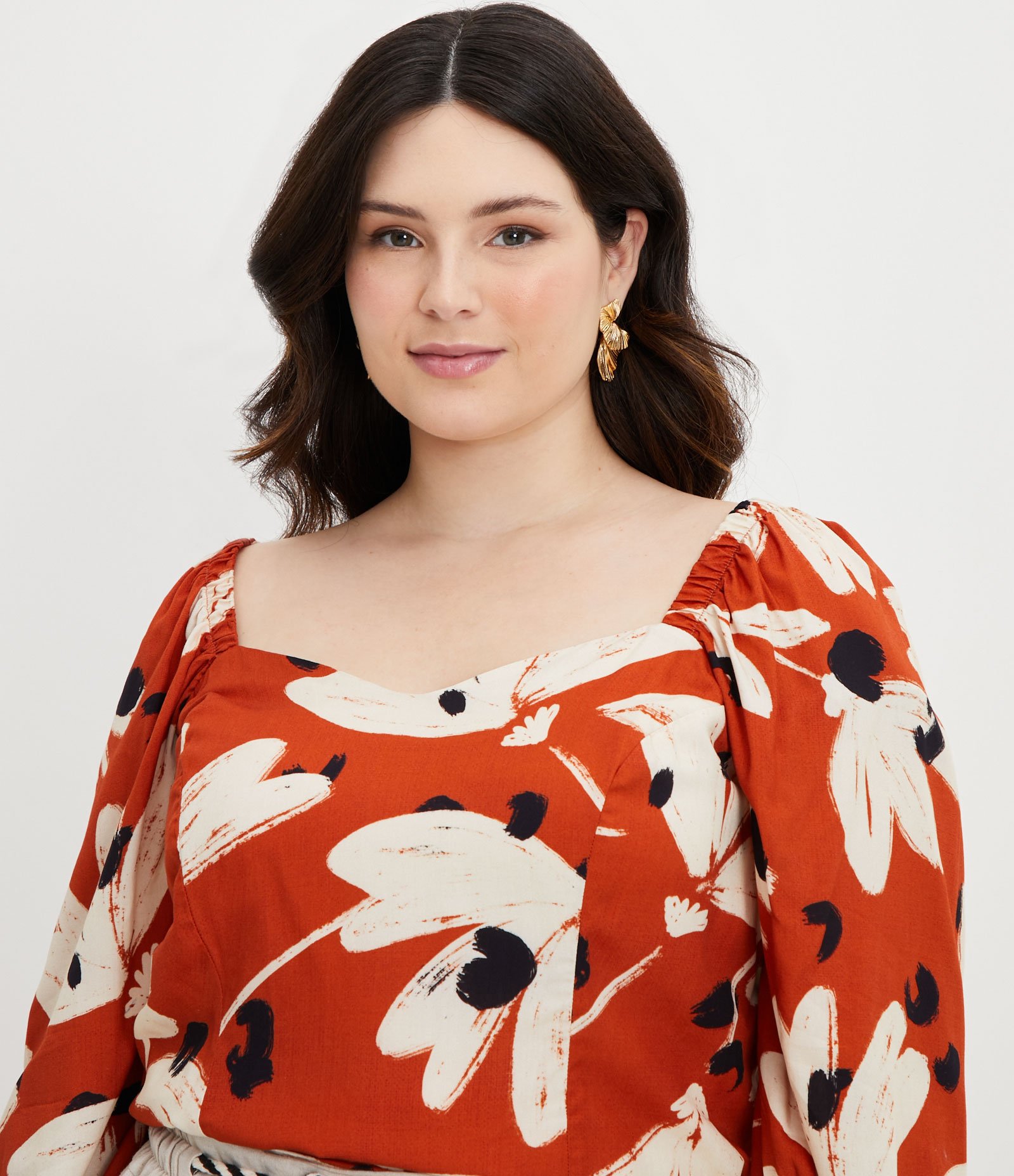 Blusa em Viscose com Lastex nas Costas e Estampa Floral Curve & Plus Size Laranja 4