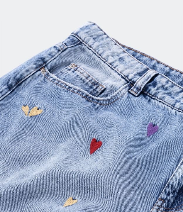 Calça Mom Jeans com Bordados de Coração Curve & Plus Size Azul 9