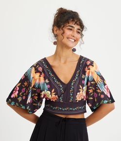 Blusa Cropped em Ribana com Manga Ampla e Estampa Flores e Passáros