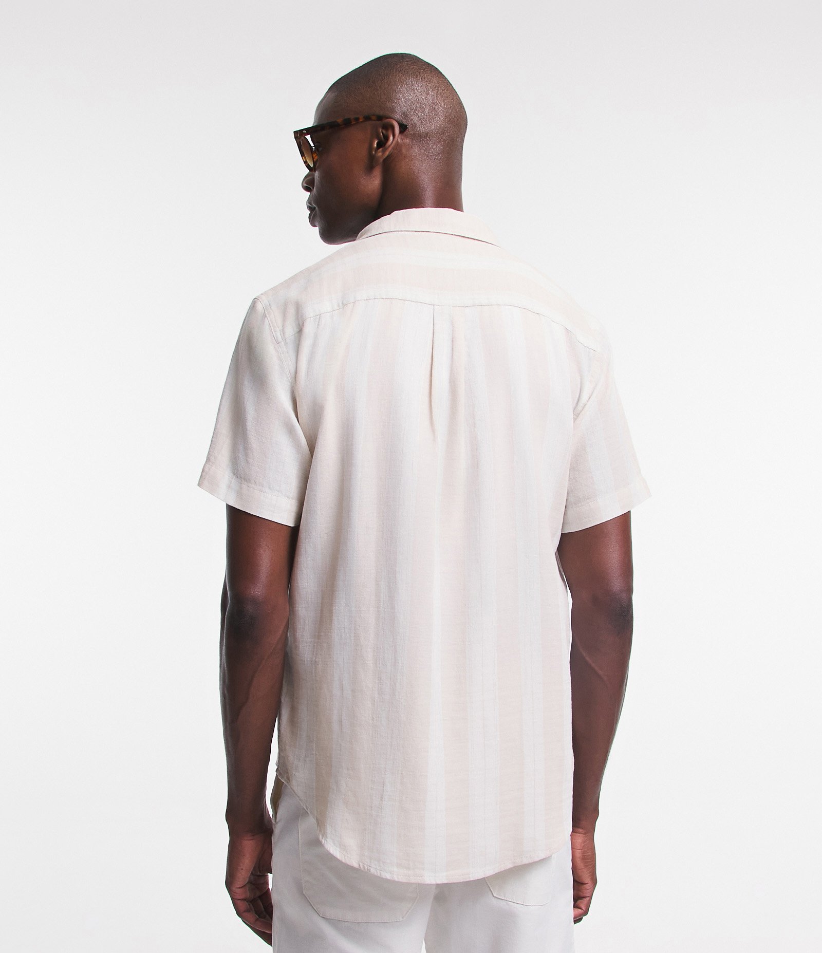 Camisa Comfort em Linho com Estampa de Listras 4