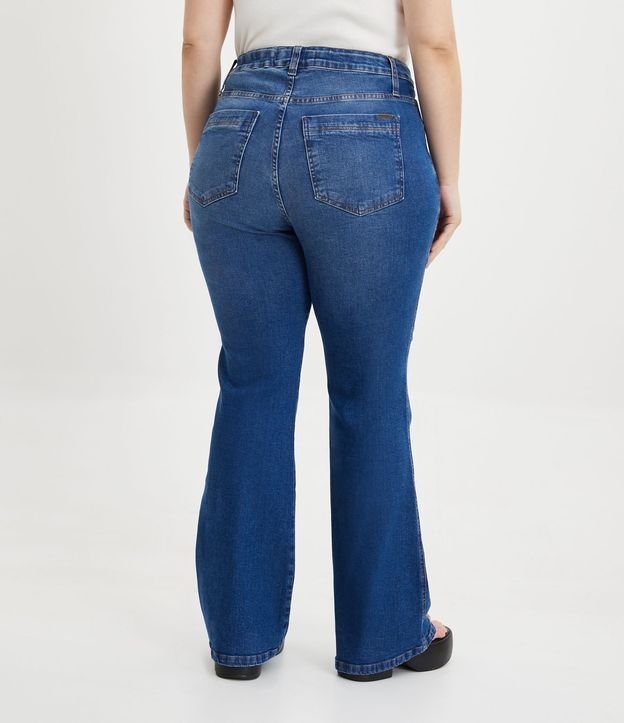 Calça Flare Jeans com Aviamento de Coração Curve & Plus Size Azul 3