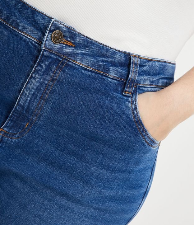 Calça Flare Jeans com Aviamento de Coração Curve & Plus Size Azul 4