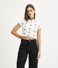 Blusa em Meia Malha com Manga Curta e Estampa Gatos Místicos