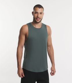 Regata Regular Esportiva com Etiqueta na Barra e Detalhe Contrastante