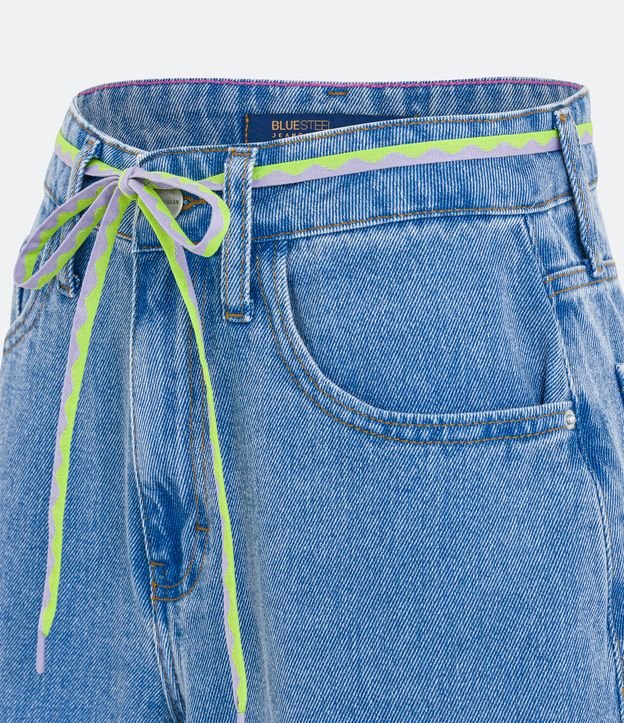 Short Mom Jeans con Cinturón Cordón Azul 6