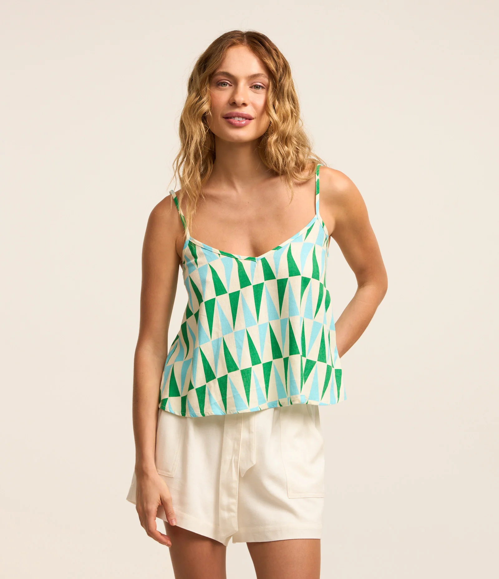 Blusa de Alça em Viscolinho com Estampa Geométrica Verde/Azul 1