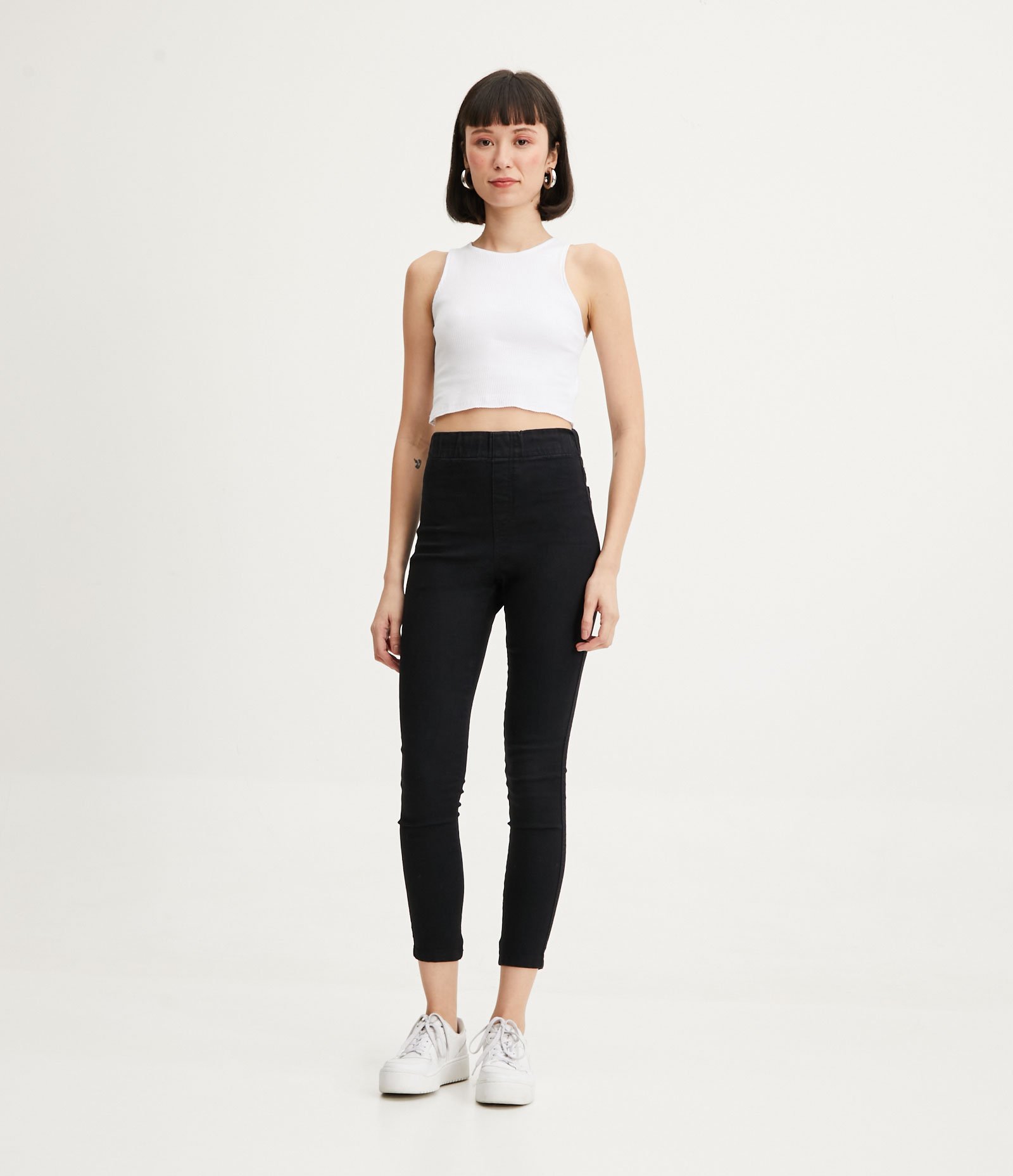 Calça Skinny Cintura Alta em Jeans com Bolsos Preto 1