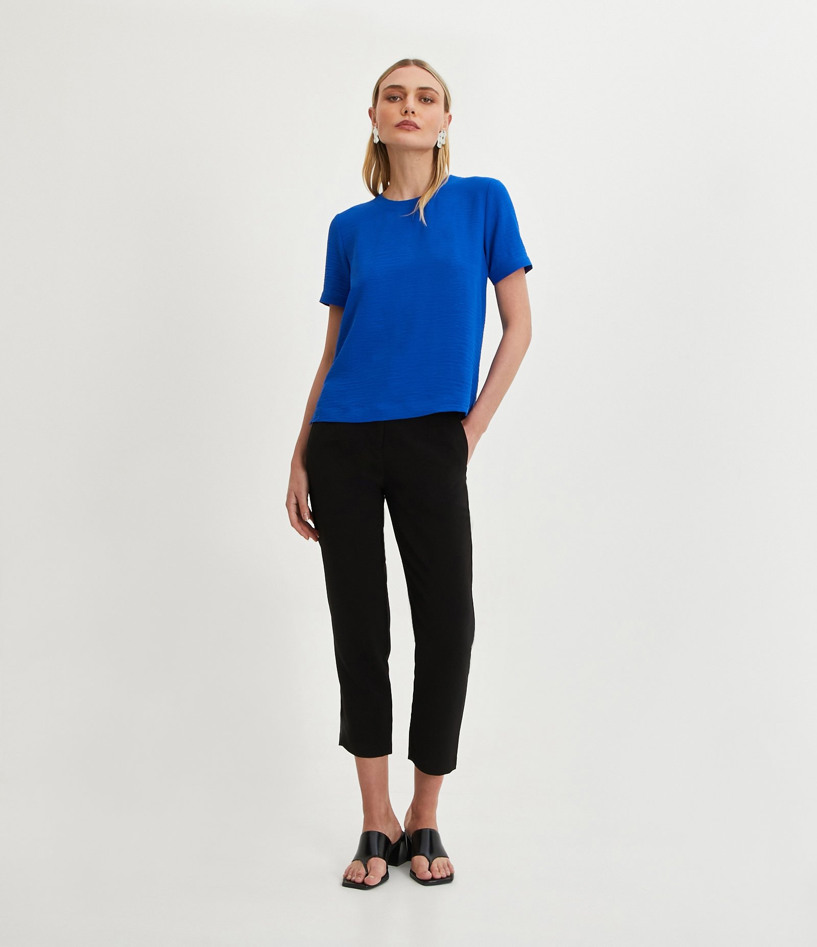 Blusa com Abertura nas Costas e Detalhes Pespontados Azul 2
