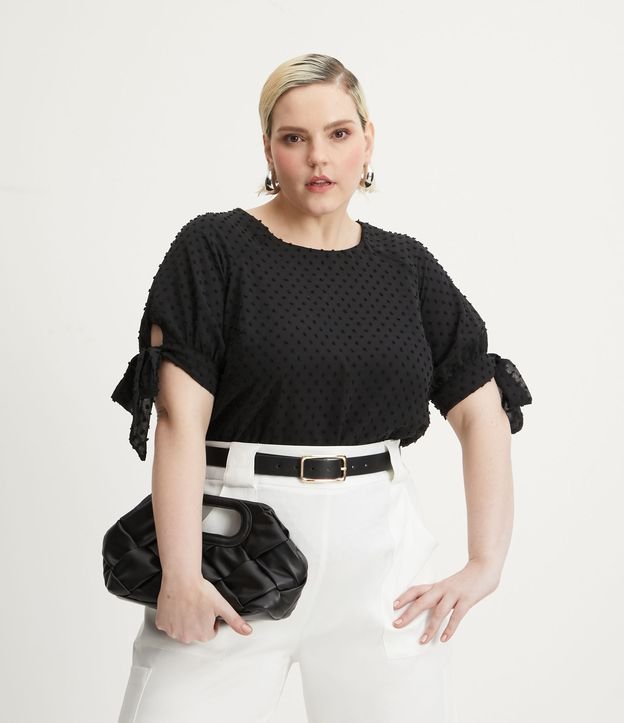 Blusa en Crepé con Textura y Lazo en las Mangas Curve & Plus Size Negro 1