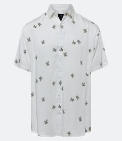 Camisa Relaxed em Viscose com Estampa de Folhagens