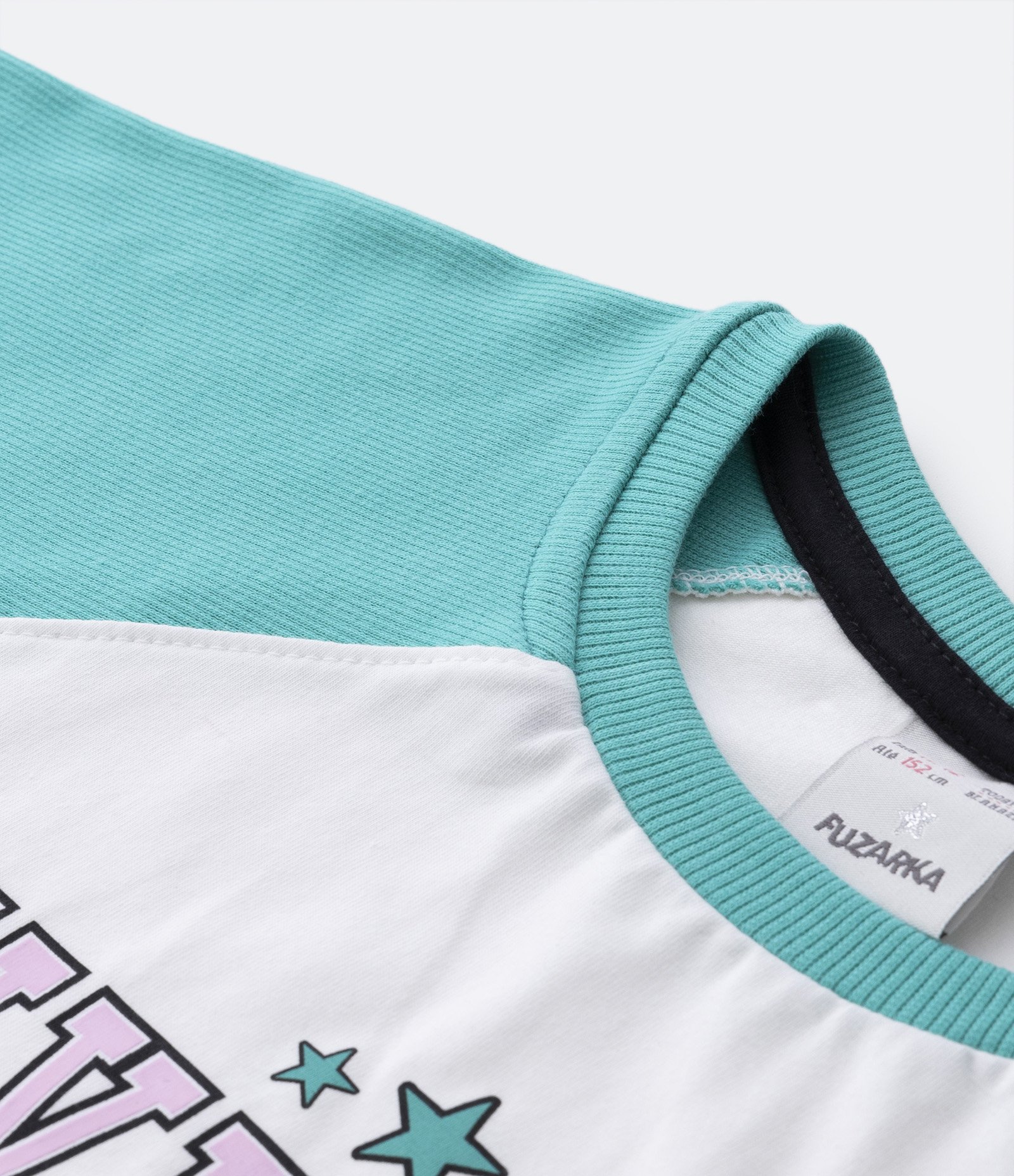 Blusa Cropped Infantil em Ribana com Estampa University e Mangas Raglan - Tam 5 a 14 anos Off White 4