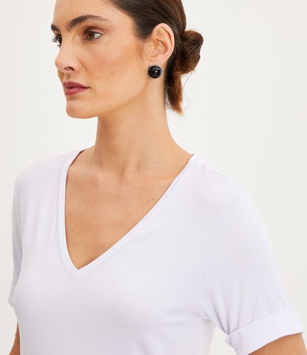 Blusa Básica com Decote V e Manga Dobrada