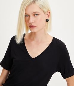 Blusa Básica com Decote V e Manga Dobrada