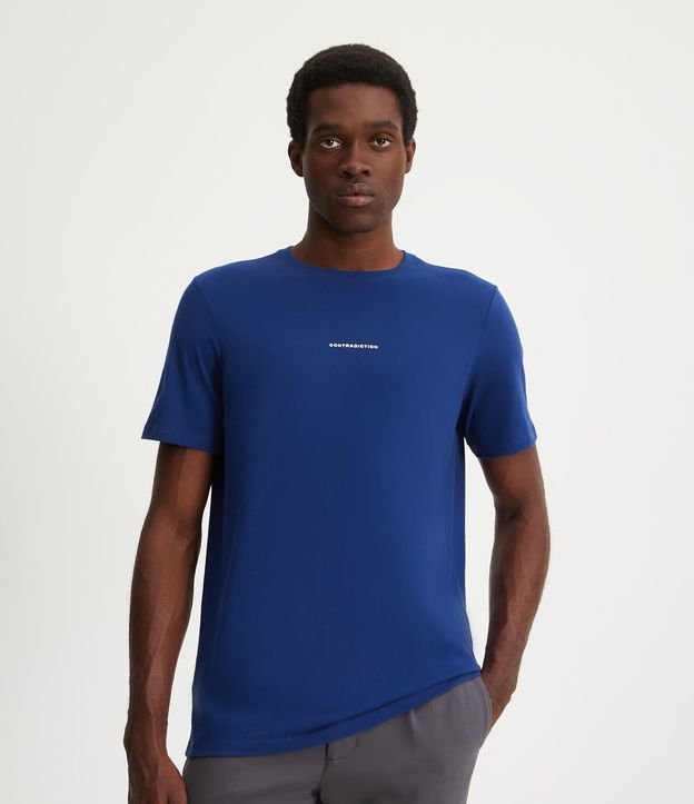 Camiseta Slim em Algodão com Lettering Contradiction - Cor: Azul - Tamanho: G